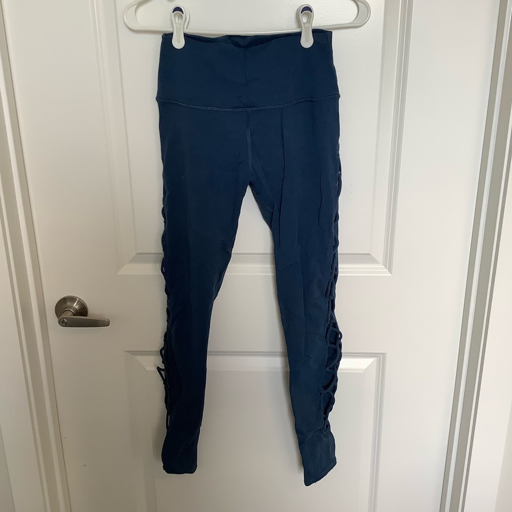alo high waisted interlace leggings